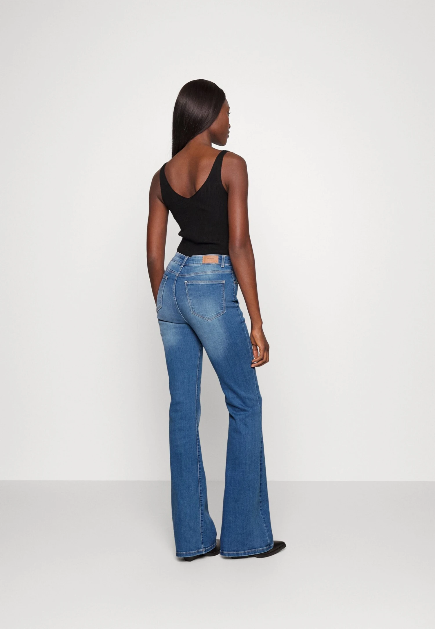 Vero Moda Tall Vmselina Flared - Jean Slim - Medium Blue Denim – Image 3