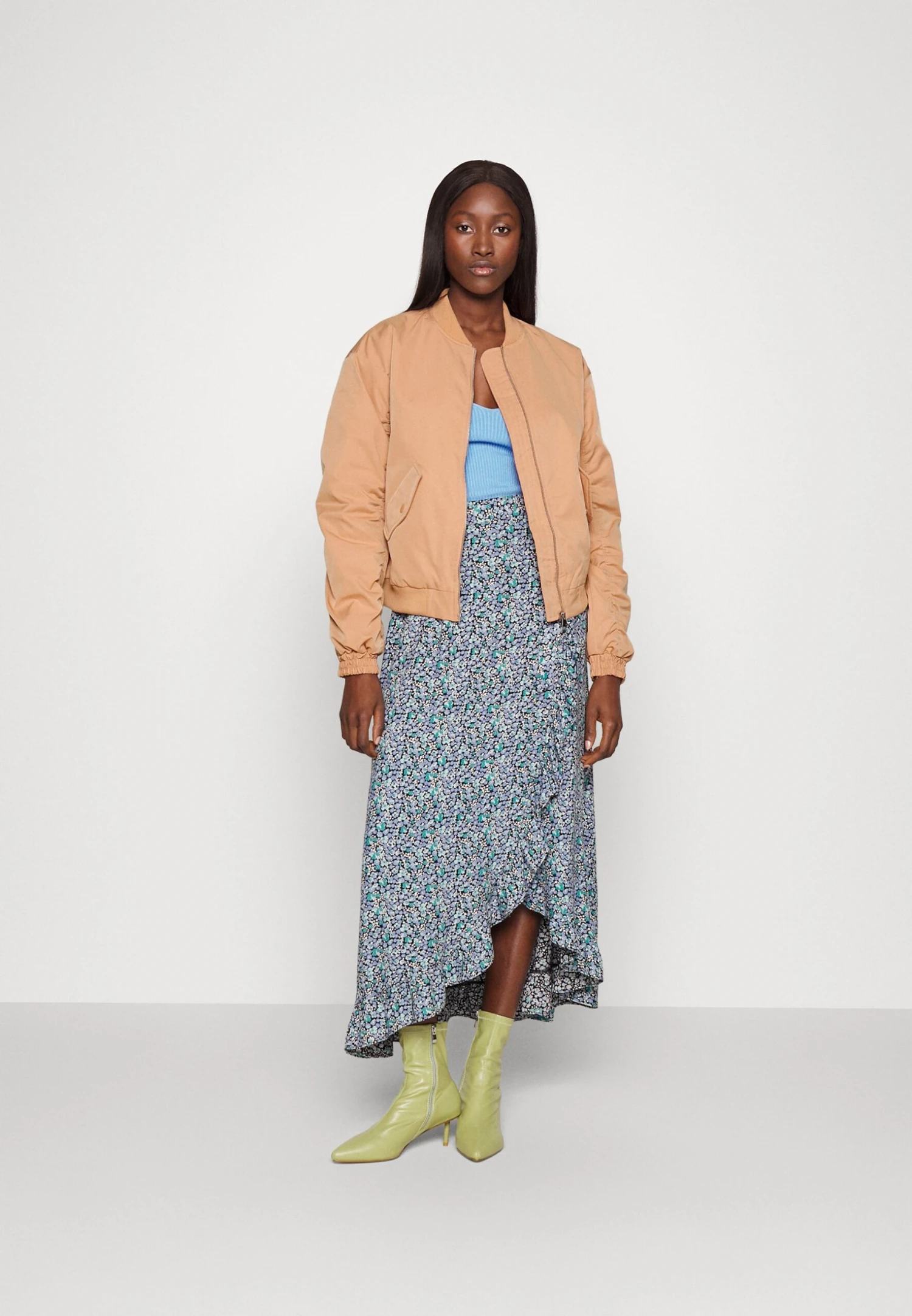 Vero Moda Tall Vmalexa Short Jacket - Blouson Bomber - Cork – Image 2