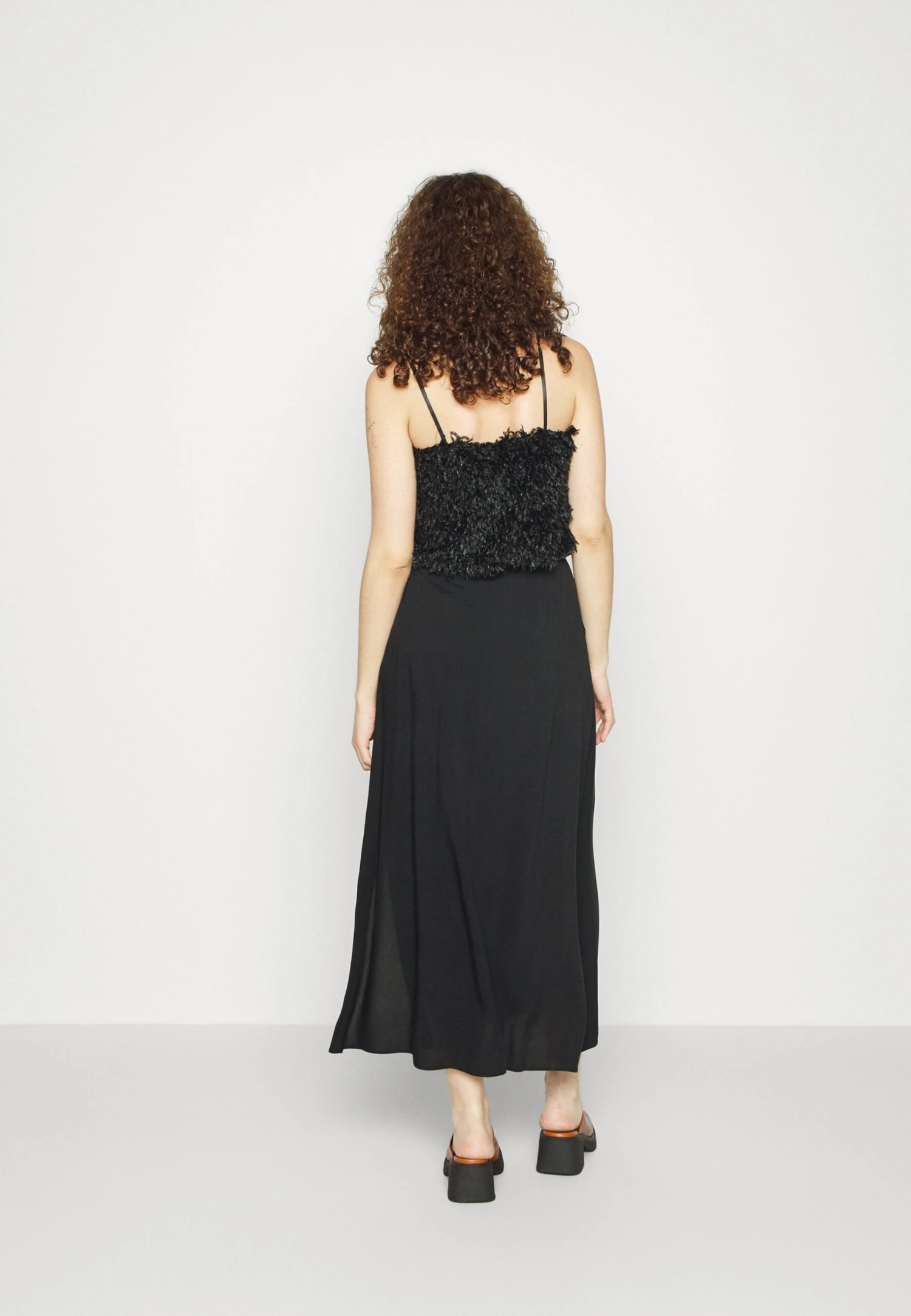 Vero Moda Tall Vmeasy Skirt - Jupe Longue - Black – Image 3