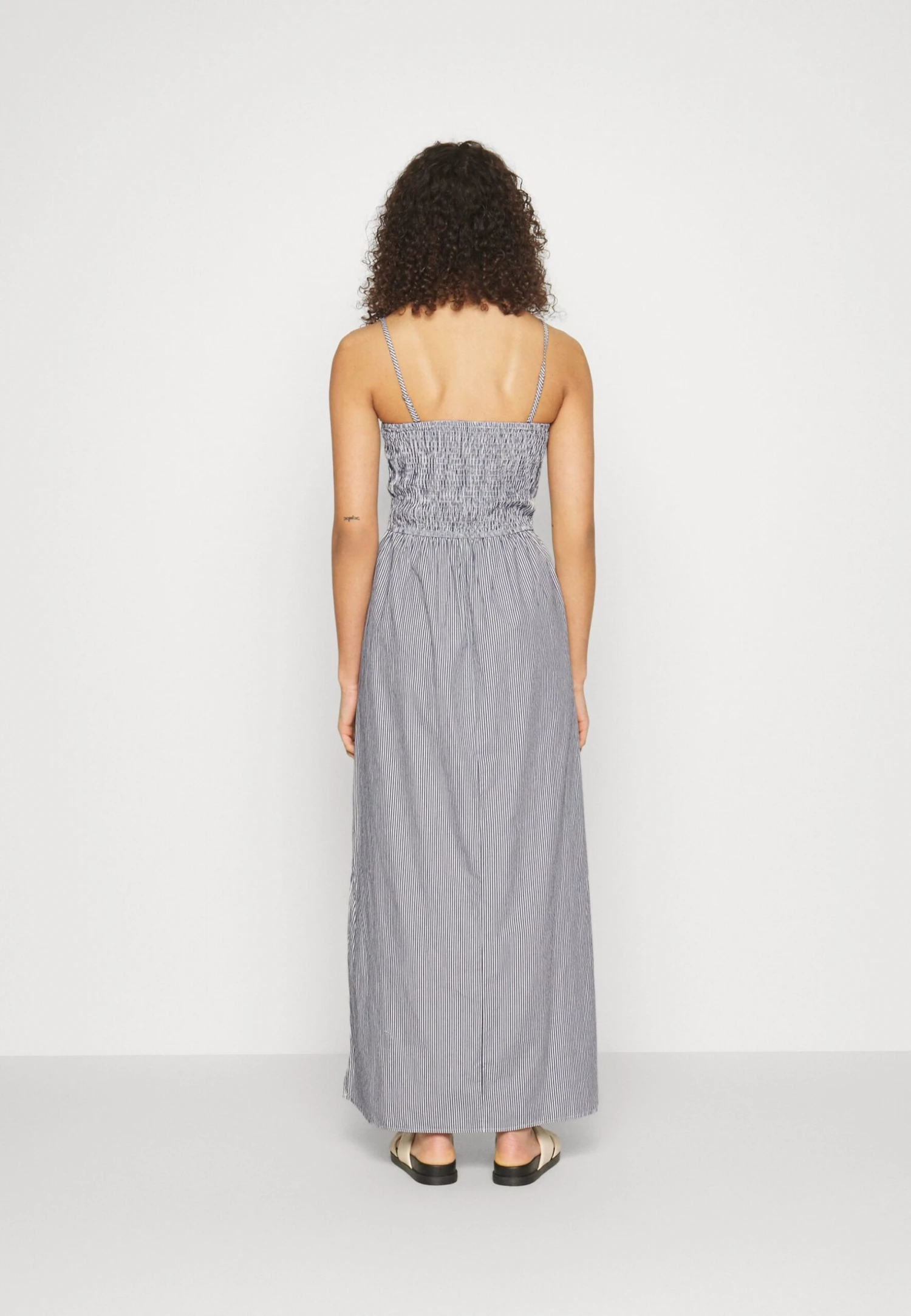 Vero Moda Tall Vmcora Singlet Ankle Dress - Robe Longue - Navy Blazer/Snow White – Image 3