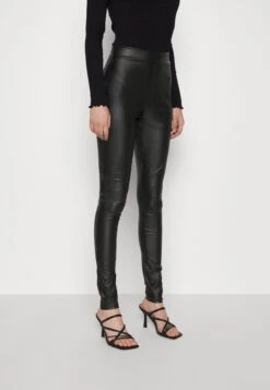 Vero Moda Tall Vmsueelsa - Pantalon Classique - Black