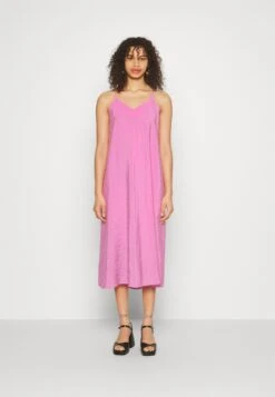 Vero Moda Tall Vmqueeny Calf Singlet Drees - Robe De Jour - Cyclamen
