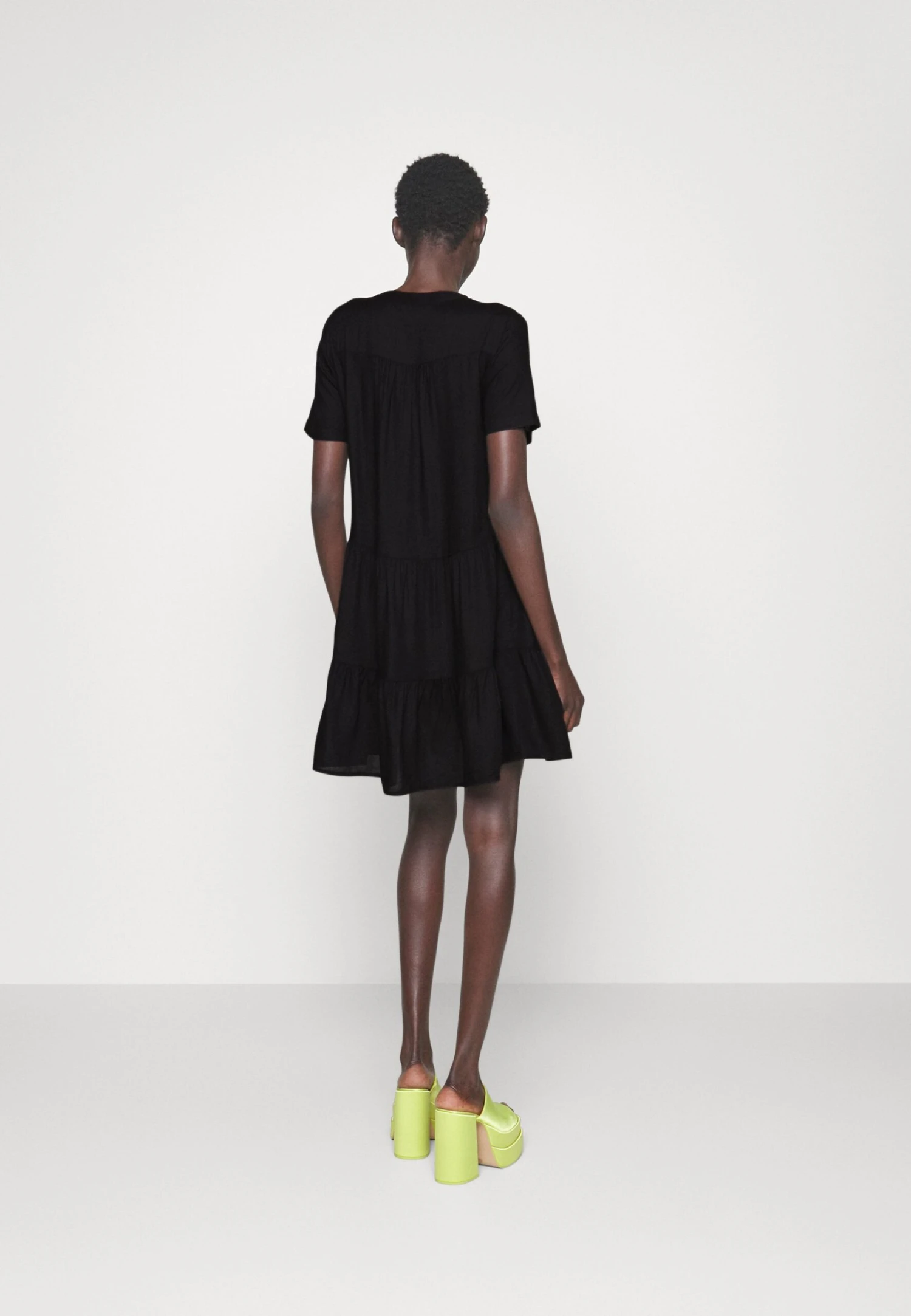 Vero Moda Tall Short Dress - Robe De Jour - Black – Image 3