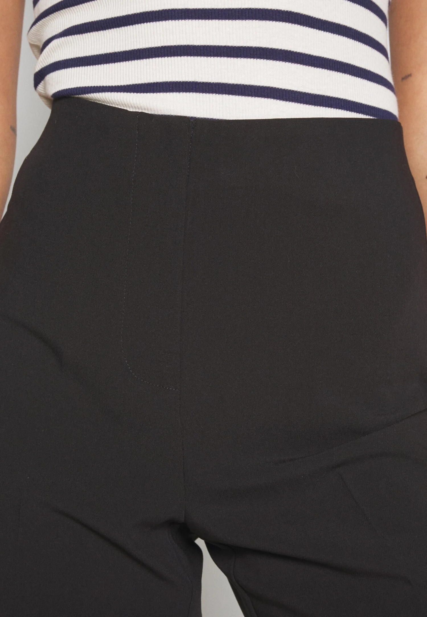 Vero Moda Tall Vmsandy Straight Pant - Chino - Black – Image 6