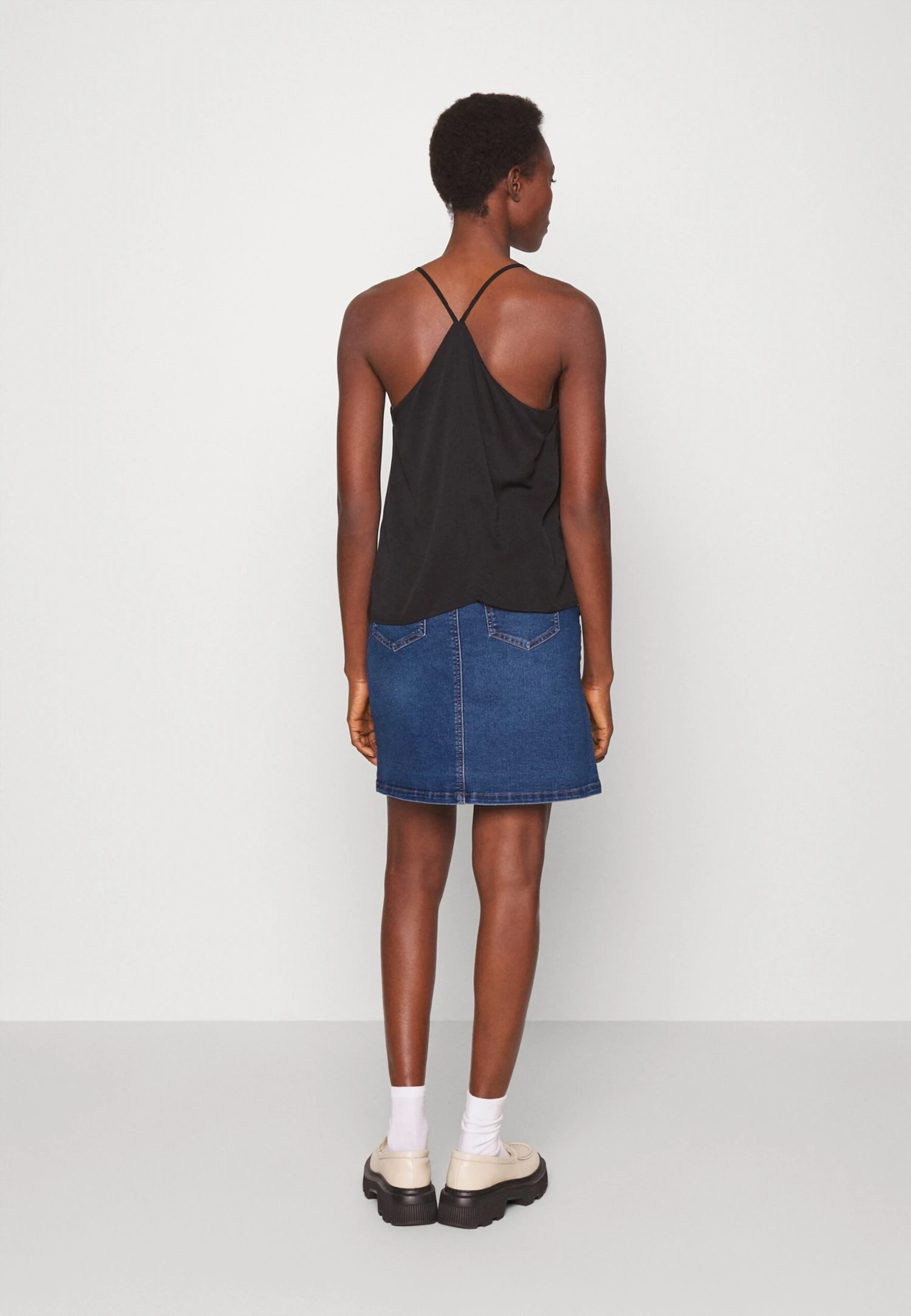 Vero Moda Tall Vmpetra Short Denim Skirt - Jupe En Jean - Medium Blue Denim – Image 3