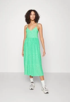 Vero Moda Tall Vmcamil Singlet Calf Dress - Robe En Jersey - Bright Green