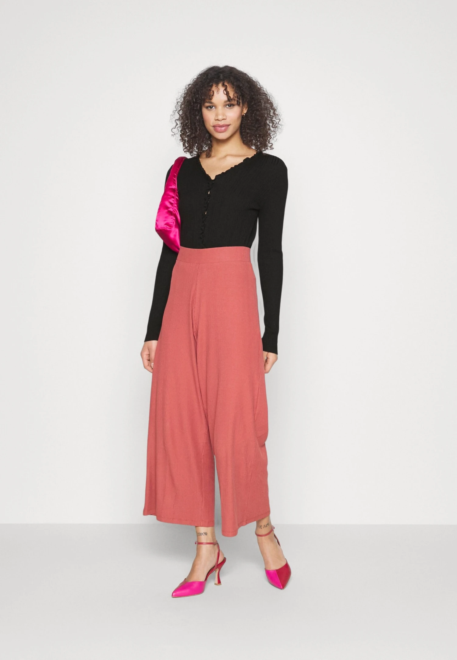 Vero Moda Tall Vmwillow Frill Cardigan - Gilet - Black – Image 2