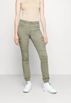 Vero Moda Tall Vmivy Ankle Pants - Pantalon Cargo - Ivy Green
