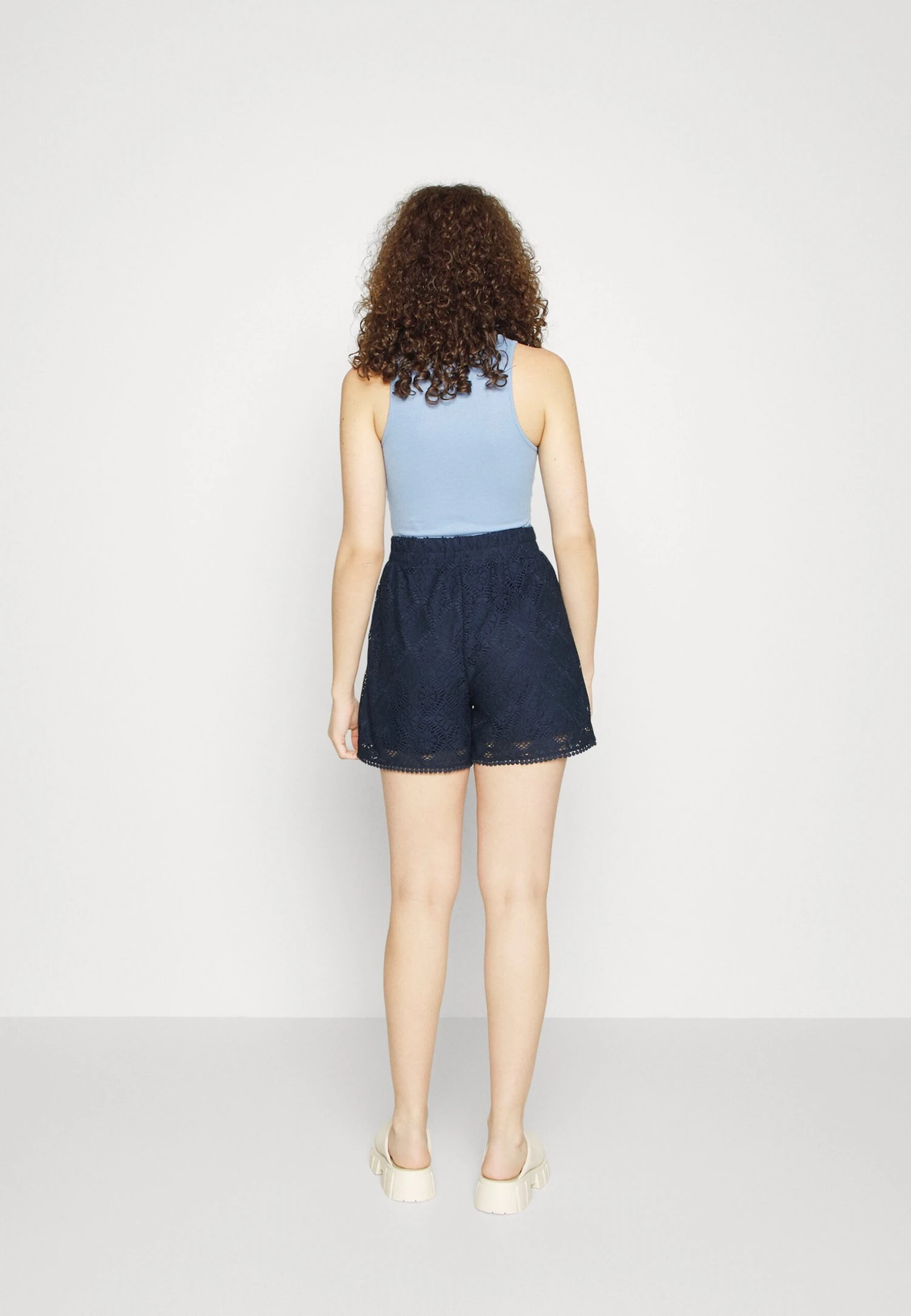 Vero Moda Tall Vmmaya Shorts - Short - Navy – Image 3