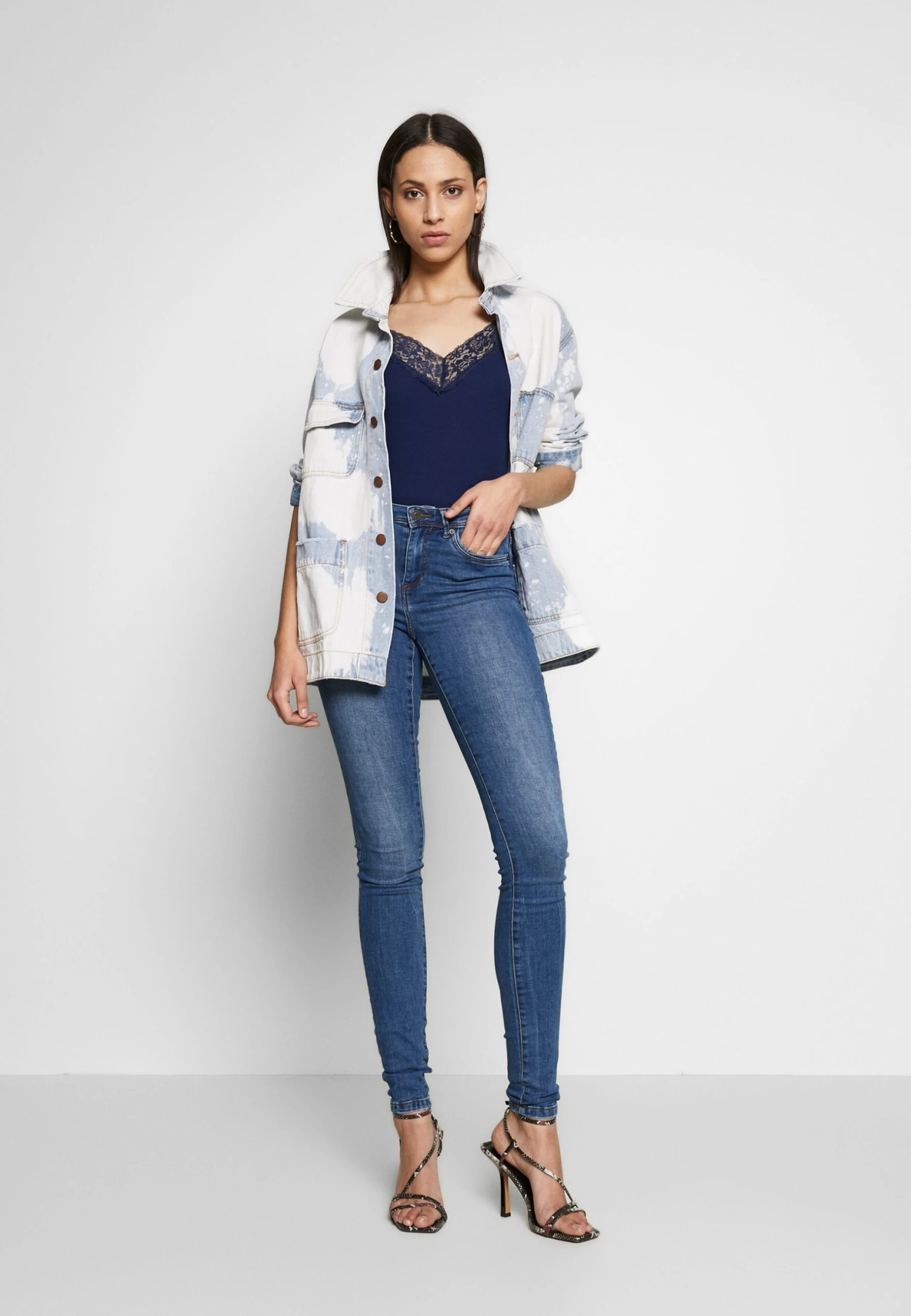 Vero Moda Tall Vmtanya Piping - Jeans Skinny - Medium Blue Denim – Image 2