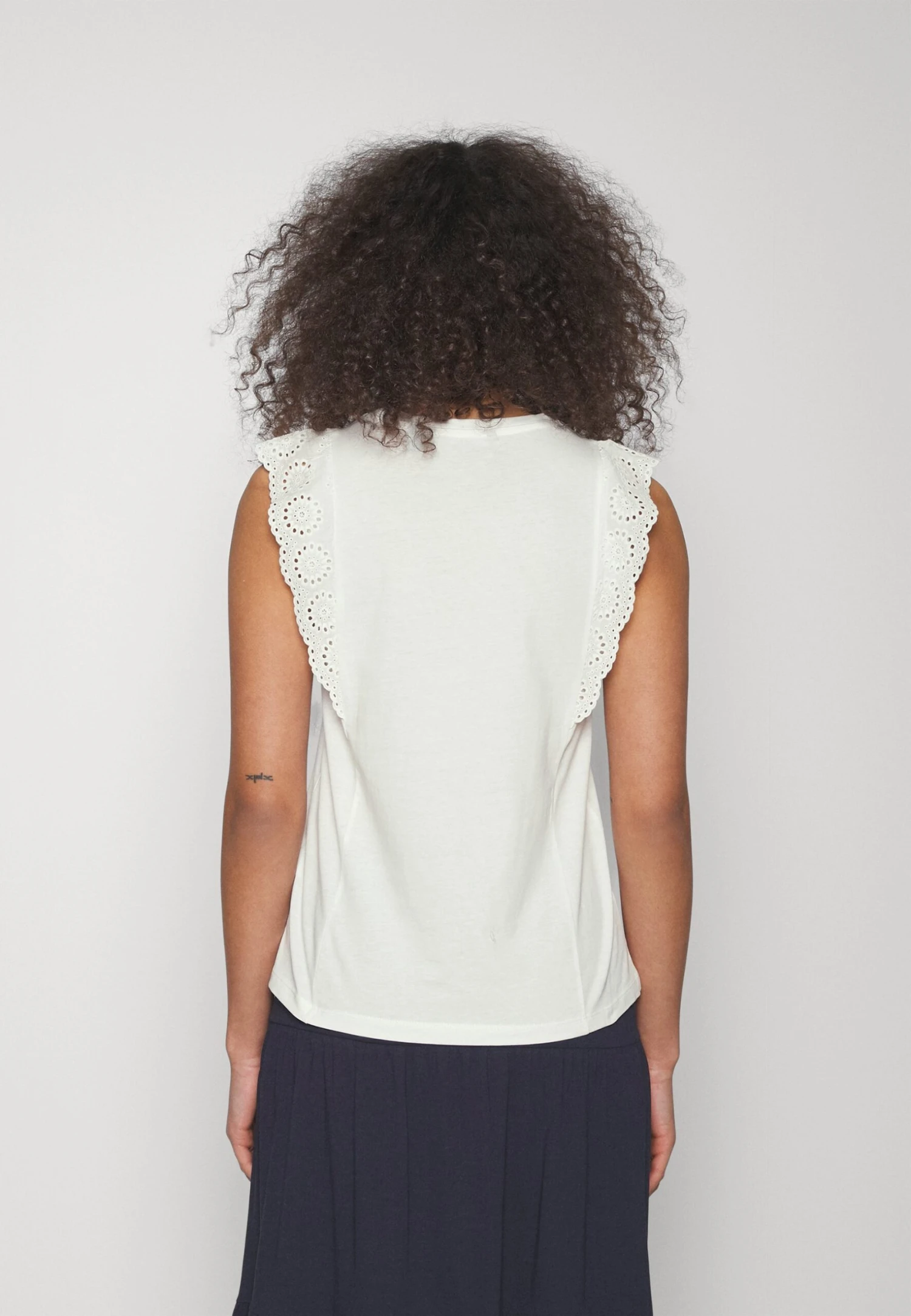 Vero Moda Tall Vmhollyn Top - T-Shirt Imprimé - Snow White – Image 3